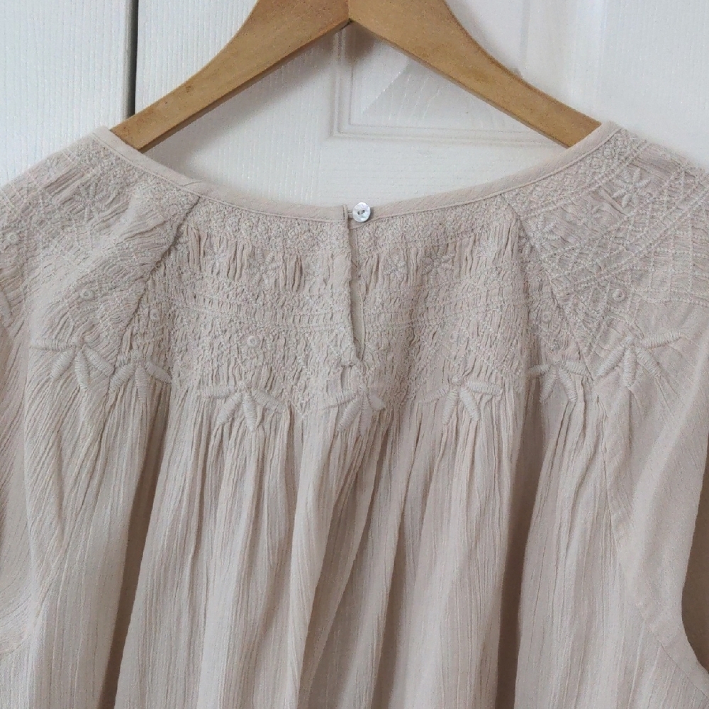 NET J. Jill Beige Blouse with Textured Design size large - Picture 6 of 14